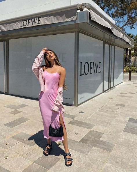 Pink Outfits Aesthetic, Zara Pink Dress, Daily Fashion Inspiration, Traje Casual, Mood Board Fashion, Brunch Outfit, Pinterest Fashion, Looks Chic, Pink Maxi Dress