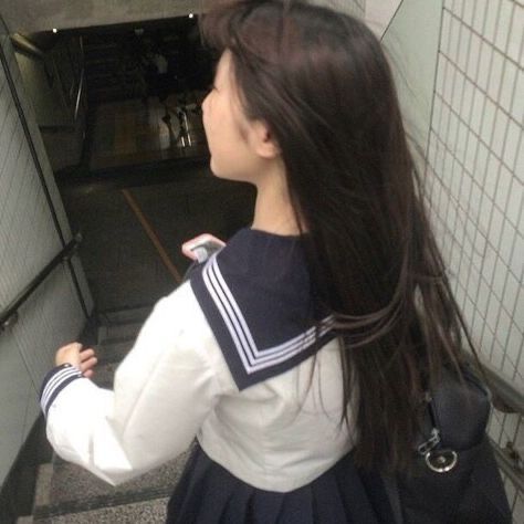 Japan School Uniform, 일본 패션, Instagram Cool, Japan Aesthetic, Aesthetic Japan, Japanese School, Poses References, Japan Girl, Japanese Aesthetic