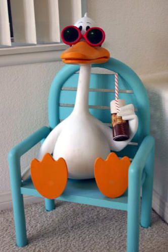 Michael Bedard, Aflac Duck, Sitting Duck, Duck Memes, Duck Pictures, Pet Ducks, Vinyl Art Toys, Duck Art, Funny Duck