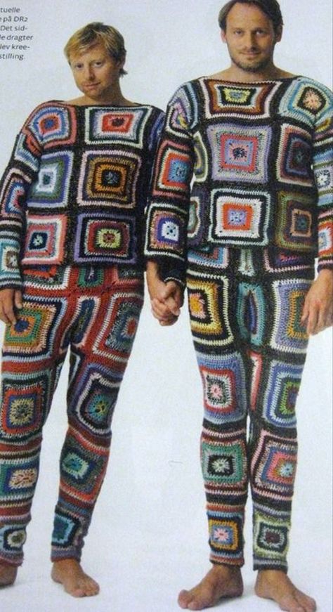 13 Hilarious Vintage Patterns for Couples Ugly Outfits, Crochet Men, Bad Fashion, Mollie Makes, Crochet Christmas Gifts, Crochet Pants, Clothes Pin Crafts, 1970s Fashion, Mode Vintage