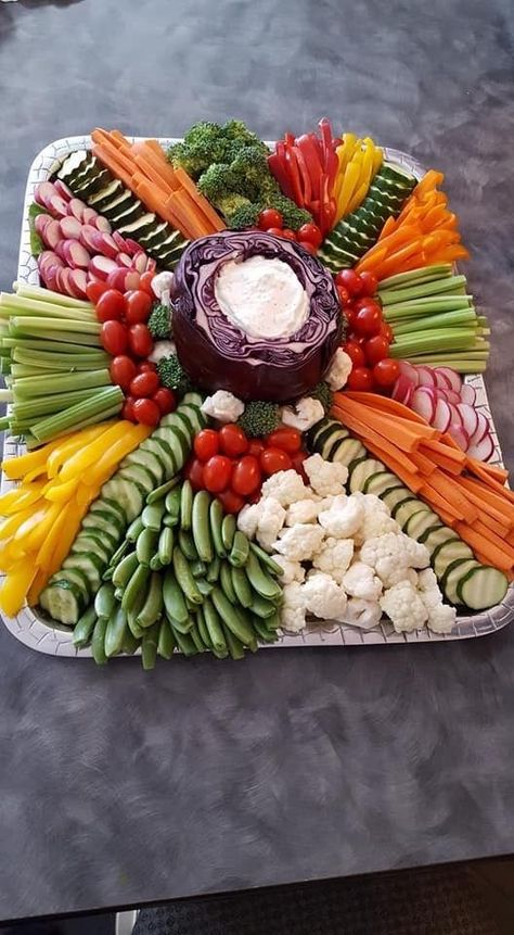 Veggie Platter Ideas Trays Presentation Wedding, Meat Cheese Veggie Fruit Platter, Cross Veggie Tray Ideas, Meat And Veggie Tray Ideas, Arranging Vegetable Trays, Decorative Veggie Tray, Elegant Vegetable Tray, Raw Vegetable Platter, Veggie And Fruit Trays Party Ideas