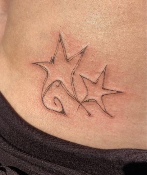 Funky Star Tattoo, Matisse Tattoo, Stile Kylie Jenner, Stars Tattoo, Funky Tattoos, Sharpie Tattoos, Type Tattoo, Stomach Tattoos, Jewelry Tattoo