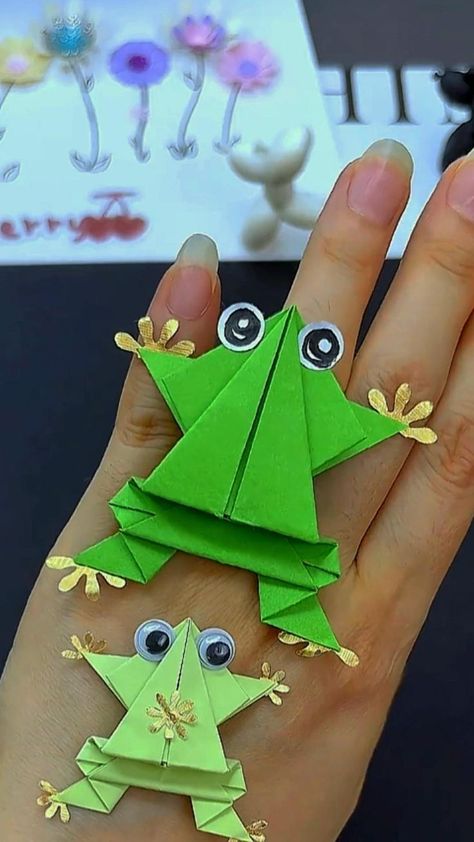 Paper Frog, Paper Folding Crafts, Cute Origami, Desain Quilling, Diy Marble, Instruções Origami, Origami Paper Art, Crafts For Adults, Hand Crafts For Kids