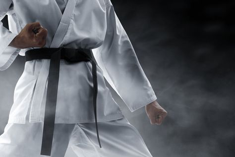 Karate Images, Types Of Martial Arts, Martial Arts Forms, Mixed Martial Arts Training, Women Karate, Best Martial Arts, Karate Martial Arts, Ip Man, 2020 Olympics