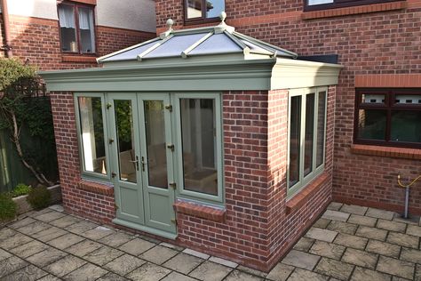 Small Orangery, Orangery Extension Kitchen, Sunroom Extension, Kitchen Orangery, Orangery Extension, Bungalow Extensions, Cottage Extension, Flat Roof Extension, Window Construction