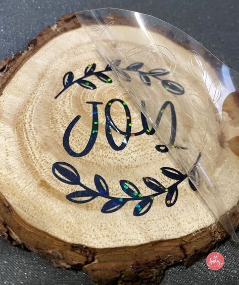 HTV On Wood Slice Ornaments Using Cricut Easy Press - So Fontsy Wood Slice Name Tags, Round Slabs Of Wood Ideas, Wood Ornaments Diy Tree Slices Vinyl, Ornaments Using Cricut, Wooden Slices Ideas, Htv On Wood, Cricut Easy Press 2, Mod Podge On Wood, Slice Ideas