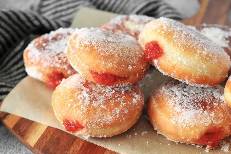 How to Make Paczki (Polish Donuts) Polish Donut, Cinnamon Apple Chips Baked, Crockpot Candy Recipes, Polish Dishes, Cherry Cobbler Recipe, Poland Food, Donut Filling, Cinnamon Apple Chips, Mini Caramel Apples