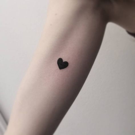 A volte basta poco ❤ #minimal #tattoo #smalltattoo #cuoricino #cuore #cuoretattoo #littleheart #littlehearttattoo #ink #inked #inkedup… Small Heart Cover Up Tattoo, Solid Black Heart Tattoo, Black Hearts Tattoo, Dark Heart Tattoo, Simple Heart Tattoo, Black Heart Tattoo, Little Heart Tattoos, Black Heart Tattoos, Simple Heart Tattoos