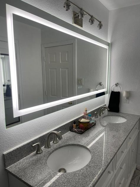 Light Up Bathroom Mirror, Led Vanity Mirror, Vanity Lights Bathroom, House Redo, Bathroom Lights, Led Bathroom Mirror, Bathroom Window, Smart Mirror, Dr House