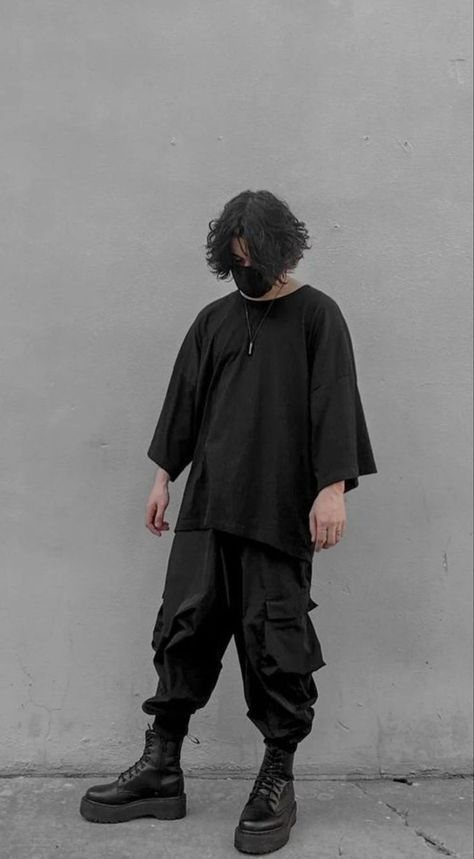 Techwear Pants Outfit, Black Style Aesthetic Men, Simple Techwear Outfit, Casual Techwear Outfits Men, Techno Wear Men, Casual Techwear Men, Techwear Outfits Male, Minimal Techwear, Techwear Simple