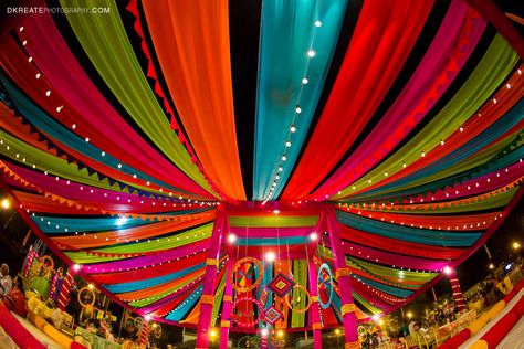 Sangeeth Decors Outdoor, Dupatta Decoration Ideas At Home, Holi Decor, Rajasthani Theme, Mehendi Event, Mandap Decoration, Garba Night, Indian Wedding Theme, Mehendi Decor Ideas