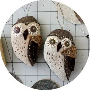 ann wood handmade Owl Pattern Tutorial, Felt Toys Patterns, Felt Animal Patterns, Ann Wood, Dollhouse Rug, Scrap Fabric Projects, Owl Pattern, Owl Ornament, Art Dolls Handmade