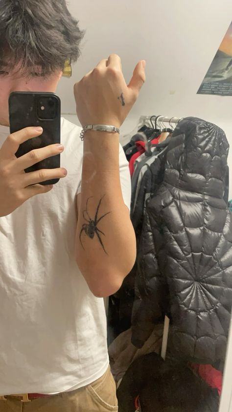 Spider Tattoo Back Of Arm, Spiderman Forearm Tattoo, Vlone V Tattoo, Spiderman Spider Tattoo, Spider Forearm Tattoo, Hand Spider Tattoo, Spider Tattoo On Arm, Spider Tattoo Hand, Spider Arm Tattoo