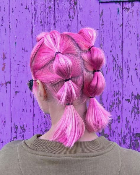 Weird But Cute Hairstyles, Rave Hairstyles Short Curly, Easy Funky Hairstyles, Cute Colorful Hairstyles, 80s Braids Hairstyles, Short Bubble Braid, Hair Styles Unique, Unique Hair Styles, Braid Hair Styles