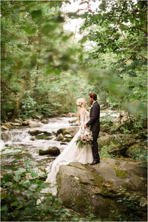 Wood Wedding Photos, Woodsy Wedding Photos, Mountain Wedding Pictures Photo Ideas, Mountain Wedding Poses, Mountain Wedding Photography, Nature Wedding Photos, Wedding Photos In Mountains, Creek Wedding Photos, Wedding Landscape Photography