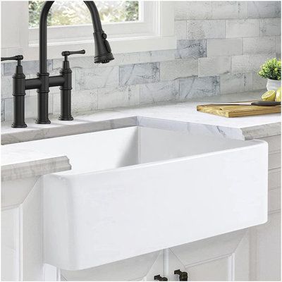 【Solid Construction】Farmhouse kitchen sink is made in white clay that is fired at 2900 °F for high strength and durability. HEAT-RESISTANT to 300°F. Solid construction, quiet sink.【Smart Design】30" white apron kitchen sink has two reversible front options: modern flat apron front or traditionally-inspired rounded apron with curve line; Optimized bottom slope make fireclay sink drain fast, no water pooling. Perfect for your white kitchen.【High glossy glaze】With smooth and non-porous glazed surfac Sink Undermount, Single Basin Kitchen Sink, White Farmhouse Sink, Ceramic Kitchen Sinks, Kitchen Sinks Farmhouse, Fireclay Farmhouse Sink, Farmhouse Kitchen Sink, Apron Sink Kitchen, Apron Front Sink