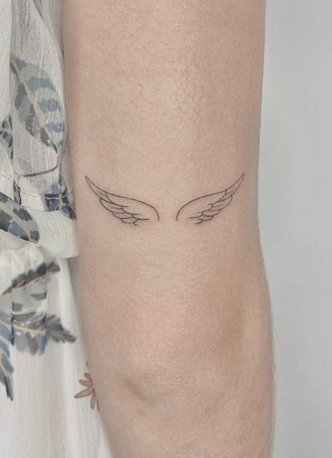 Small Detailed Angel Wing Tattoo, Minimalist Tattoo Angel Wings, Angle Wings Tattoo Tiny, Woman Small Neck Tattoo, Angel Wing Minimalist Tattoo, Wing Tattoo Minimalist, Dainty Wing Tattoo, Angel Wing Small Tattoo, Fine Line Wings Tattoo