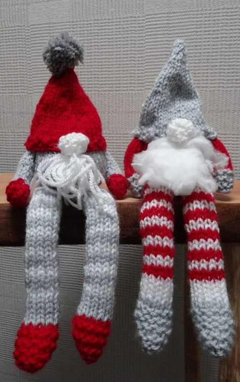 5 Free Gnome Knitting Patterns - Purple Knitting Knitted Gnomes, Xmas Knitting, Knitted Ornaments, Knitting Animals, Christmas Knitting Projects, Knit Christmas Ornaments, Knitted Christmas Decorations, Mountain Christmas, Christmas Knitting Patterns Free