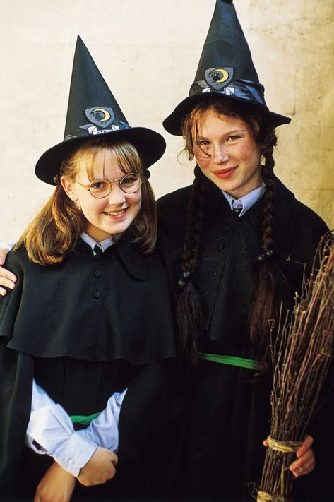 Mildred Hubble & Maude Moonshine Bad Witch Costume, Mildred Hubble, Book Series To Read, Jill Murphy, Witch Fancy Dress, Witch Tv Series, World Book Day Costume, Worst Witch, Witch School