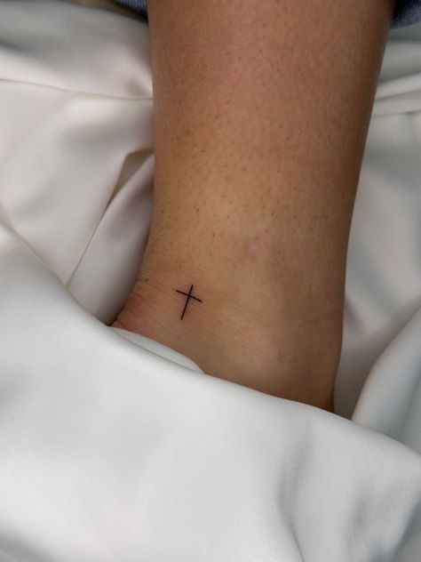 Cross Ankle Tattoo, Tattoo Ideas Cross, Ankle Tattoo Cross, Tattoo Cross, Fine Line Tattoo, Petite Tattoos, Line Tattoo, Floral Cross, Cross Tattoo