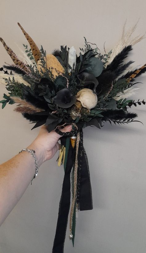 Non Flower Wedding Bouquets, Pine Needle Bouquet, Droopy Bouquet Wedding, Black Pampas Grass Wedding, Dead Flower Bouquet, Gothic Western Wedding, Elvish Wedding, Unique Bridal Bouquets, Dark Wedding Theme