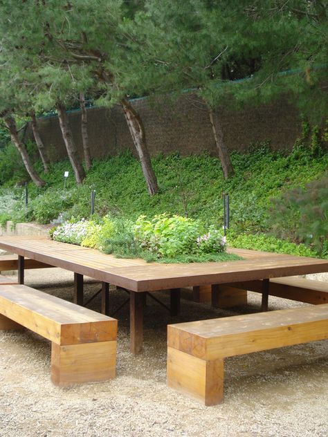 gardener’s table ~ by? |  phoebe couyant photograph Real Estat, Garden Table And Chairs, Garden Table, Garden Spaces, Wooden Table, Outdoor Rooms, Outdoor Projects, Outdoor Design, Dream Garden