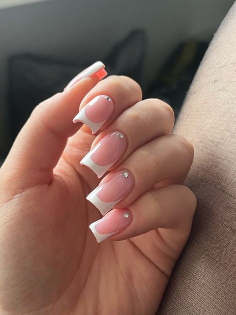 Square French Tip With Diamonds, French With Jewels Nails, Gems On French Tip Nails, French Tips Diamond, Coffin French Tips With Gems, Short Nails French With Diamonds, Acrylic Nails Ideas Diamonds, White French Tip Nails Square With Gems, French Nails With Rine Stones