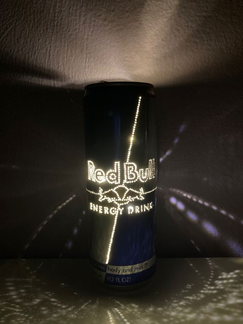 Redbull Can Diy, Redbull Can Art, Red Bull Can Crafts, Red Bull Gift Ideas, Mother Energy Drink, Red Bull Aesthetic, Red Bull Drinks, Monster Crafts, Creative Birthday Gifts