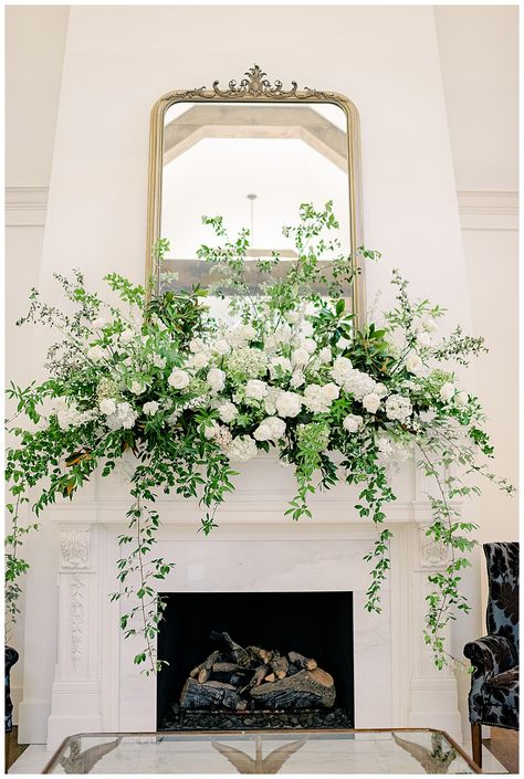 Flowers Fireplace, Wedding Cake Backdrop, Motherhood Minis, Wedding Mantle, Cake Backdrops, Wedding Fireplace, Mantelpiece Decor, Fern Wedding, Ray Ray