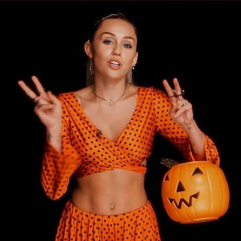 Miley Cyrus Halloween, Days Until Halloween, Hannah Montana, Miley Cyrus, Pumpkin Carving, Halloween, On Instagram, Instagram