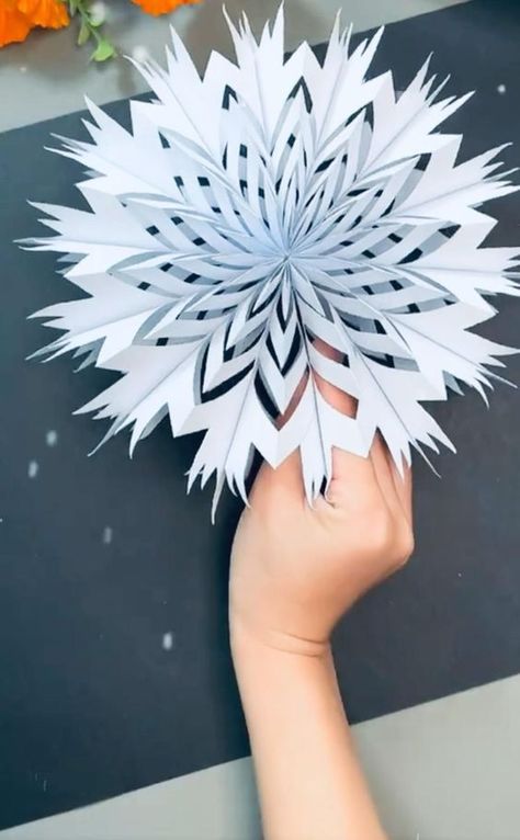 Snowflake Cutouts Patterns, Snowflake Cutouts, Make Paper Flowers, Paper Snowflake, Paper Christmas Decorations, Paper Christmas Ornaments, Handmade Christmas Crafts, Easy Paper Crafts Diy, Christmas Paper Crafts