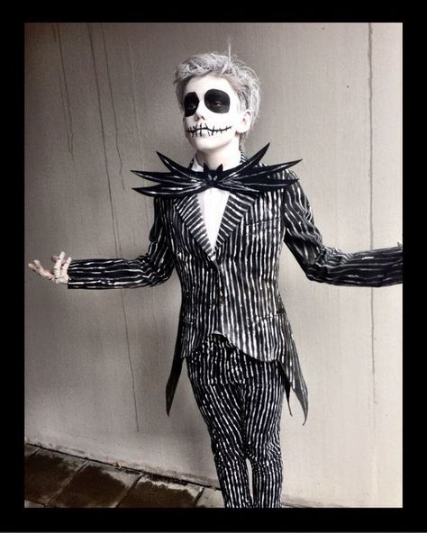 Ideas & Accessories for your DIY Nightmare Before Christmas Jack Skellington Halloween Costume Idea Diy Jack The Skeleton Costume, Homemade Jack Skellington Costume, Jack Skellington Costume Men, Jack Skeleton Halloween Costume, Jack Skellington Diy Costume, Jack The Skeleton Costume, Jack Skellington Makeup For Guys, Jack Skellington Costume Diy, Jack Skeleton Costume