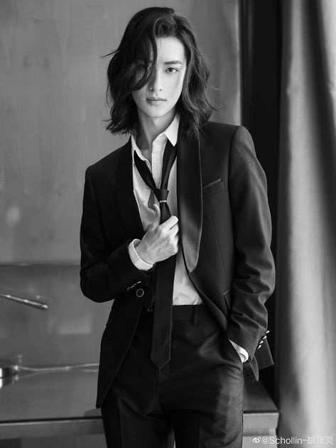 Male In Suit Reference, Women In Suits Reference, Girl In Suit Drawing, Androgynous Prom, Suit Drawing Reference, Hu Xiao, Handsome Women, Suit Drawing