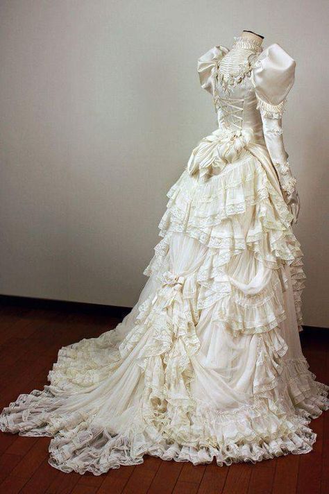 Wedding Gown, c.1890 Pthumerian Queen, 1800 Wedding, 1800s Wedding Dress, Cosplay Wedding, 1800's Dress, Queen Cosplay, Vintage Wedding Gowns, Gowns Vintage, Victorian Dresses