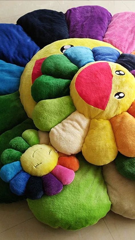 Colorful Flower Pillow, Flower Pillow Rainbow, Rainbow Sunflower Pillow, Murakami Flower Plush, Takashi Murakami Wallpaper Aesthetic, Takashi Murakami Flower Pillow, Rainbow Flower Pillow, Murakami Flower Pillow, Takashi Murakami Pillow