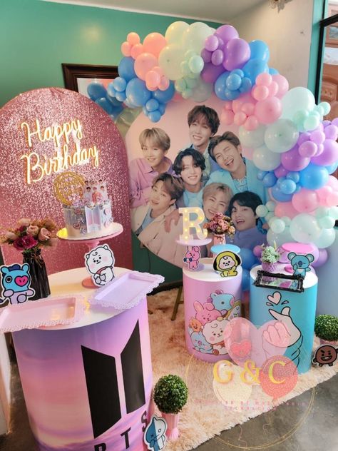 Bts Cake, Army's Birthday, 10 Birthday Cake, Baby Birthday Decorations, Bts Birthdays, 10th Birthday Parties, Bts Group Photos, 14th Birthday, Pretty Birthday Cakes