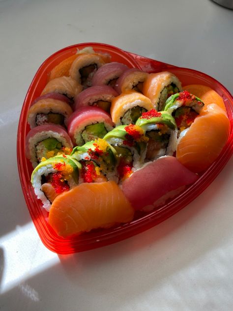 #heart #sushi #food #aesthetic Heart Sushi Aesthetic, Heart Sushi Platter, Vday Gifts, Sushi Recipes, Valentines Party, Cafe Food, Cafe, Salad