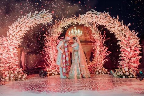 Jaimal Stage Decoration, Jaimala Stage Decoration, Jaimala Stage, Varmala Stage, Vidhi Mandap, Fairmont Jaipur, Nikah Decor, Indian Wedding Theme, Bridal Entry