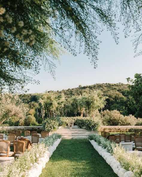 Last night, Chiara Ferragni, of the popular fashion blog The Blonde Salad, wed Italian rapper Fedez in an outdoor ceremony at Dimora delle Balze, a secluded 19th-century palazzo in Noto. Here, her wedding weekend photo album. Italian Weddings, Rustic Wedding Decorations, The Blonde Salad, Inexpensive Wedding Venues, Wedding Ceremony Ideas, Popular Fashion, Outdoor Wedding Ceremony, Wedding Goals, Italian Wedding