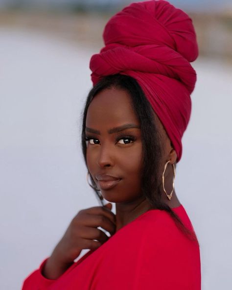 TURBRAND on Instagram: “The Lady in Red 🌹 in our Nala Ruby Jersey #TURBRAND #turban #headwrap #scarf #hijab #blackowned” Headwrap Scarf, Headwraps For Natural Hair, Natural Hair Fashion, Turban Styles, Headwrap Styles, Headwrap Hairstyles, Scarf Hijab, Head Wrap Styles, Hair Wrap Scarf