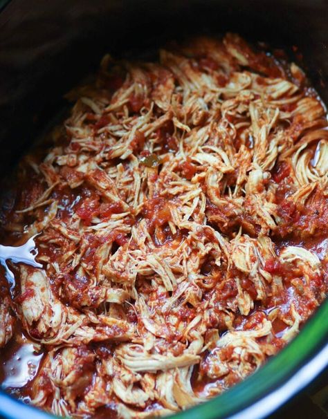 Shredded Chicken In Crockpot, Chicken In Crockpot, Shredded Mexican Chicken, Shredded Chicken Crockpot, Slow Cooker Corned Beef, A Southern Soul, Chicken Tacos Easy, Traditional Mexican Food, Mexican Chicken Recipes