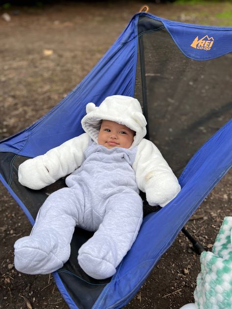 Baby Camping Outfit, Baby Camping Essentials, Granola Baby Aesthetic, Newborn Camping, Premade Camping Meals, Kids Camping Activities, Packing For Camping, Ultralight Hiking Gear, Camping With Baby