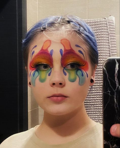 Outrageous Makeup Looks, Wierd Make Up, Abstract Makeup Art, Crazy Colorful Makeup, Crazy Contour, Eclectic Makeup, Creative Face Makeup, Creative Makeup Looks Inspiration, Weird Makeup Looks