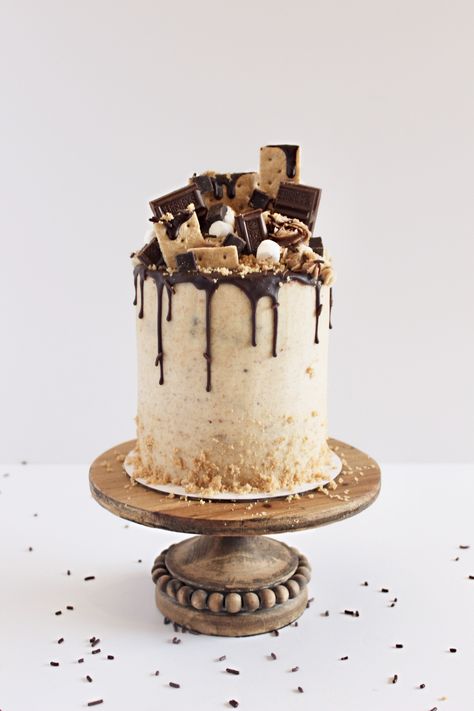 S’mores Wedding Cake, Smores Wedding Cake, Smores Birthday Cake, Smore Cake, Rory Birthday, Bonfire Cake, Camp Party, 14th Birthday Cakes, Smores Cupcakes