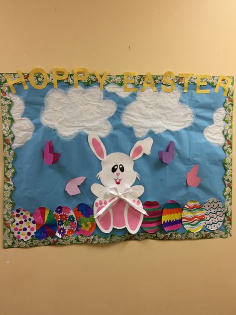 Easter bulletin board Easter Bulletin Board, Easter Bulletin Boards, Cute Bulletin Boards, Preschool Room, Easter School, Theme Board, School Board Decoration, Preschool Rooms, School Bulletin Boards