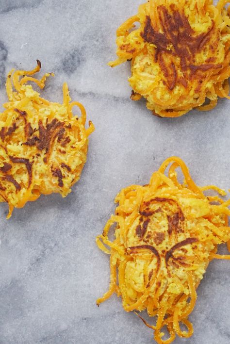 These delicious spiralized butternut squash fritters are the perfect appetizer or side. They're gluten-free, grain-free, dairy-free and free of refined sugar. Butternut Squash Spirals, Butternut Squash Fritters, Spiralized Butternut Squash, Tuna Mousse, Butternut Squash Noodle, Squash Fritters, Squash Noodles, Spiralizer Recipes, Butternut Squash Recipes