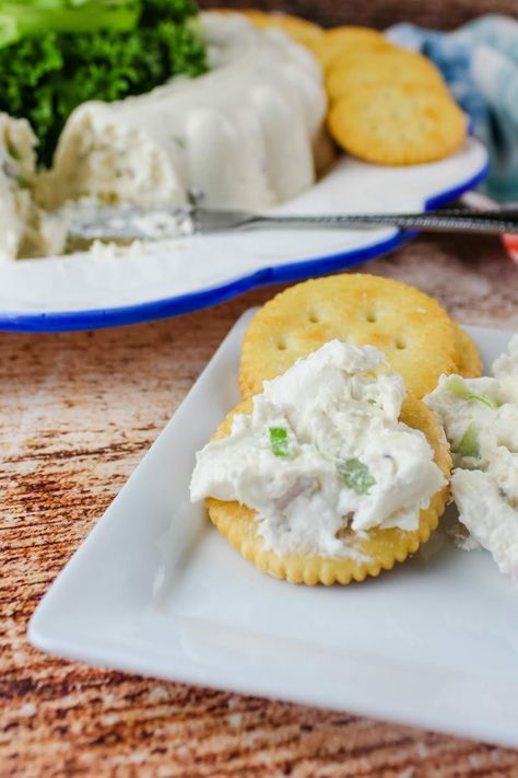 Crab Mold Dip Recipe, Crab Mold Recipe, Crab Appetizer, Crab Dip, Seafood Appetizers, Food Tasting, Small Bites, Creamed Mushrooms, Dip Recipes