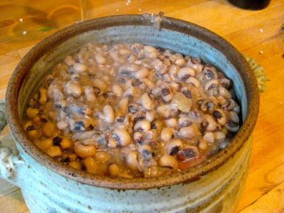 What's for dinner: Black eyed peas Southern Black Eyed Peas Recipe, Black Eyed Peas Recipe Crock Pot, Cooking Ham In Crockpot, Southern Black Eyed Peas, Cooking Pork Roast, Crock Pot Vegetables, Black Eyed Peas Recipe, Peas Recipe, Crock Pot Recipe