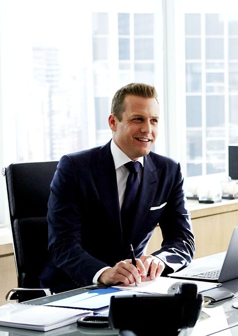 Business Man Photography, Specter Suits, Suits Harvey, Harvey Specter Suits, Suits Usa, Suits Tv, Suits Tv Shows, Gabriel Macht, Business Portrait Photography