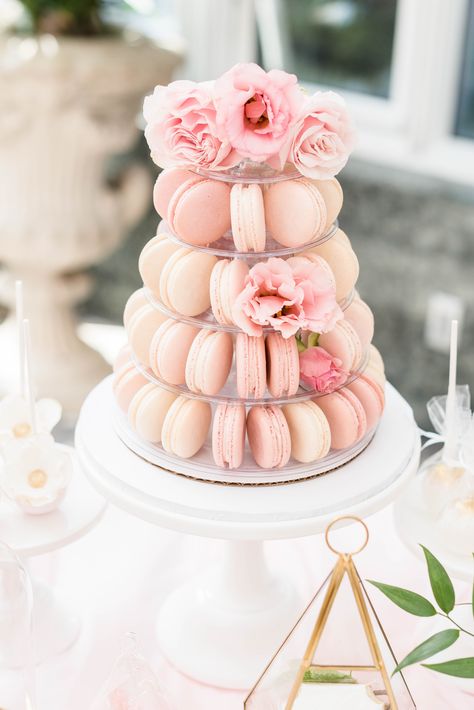 Blush Pink French Macarons are a MUST for your bridal shower dessert table! This and more dessert table ideas on the blog. Plus, how to design and execute your own DIY dessert table. #bridalshower #macarons #frenchmacarons Bridal Shower Outfit Ideas, Bridal Shower Desserts Table, Deco Ballon, Bridal Shower Desserts, Macaron Cake, Bridal Shower Inspo, Bridal Shower Planning, Shower Desserts, Bridal Shower Tables